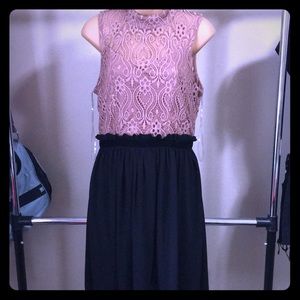 High neck lace with felt around waist dress